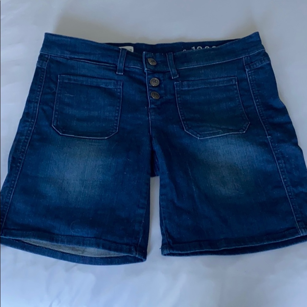 Gap shorts